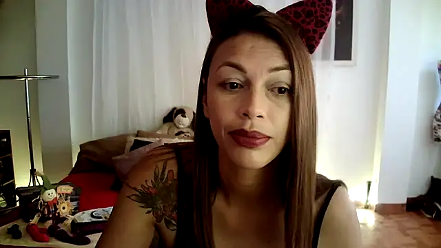 Hanna Charming online show from 09/28/25, 04:56