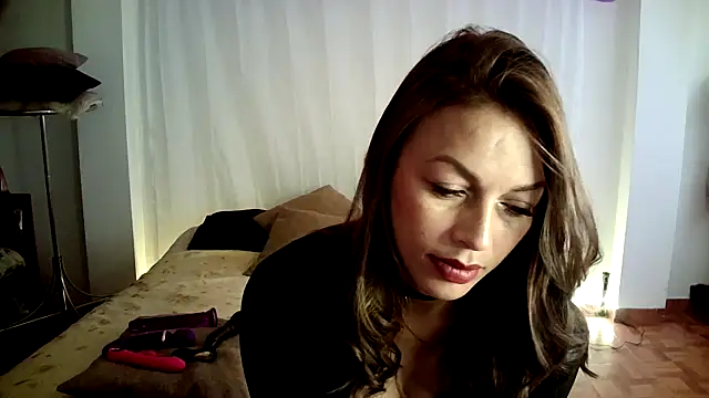 Hanna Charming online show from 11/07/25, 05:35