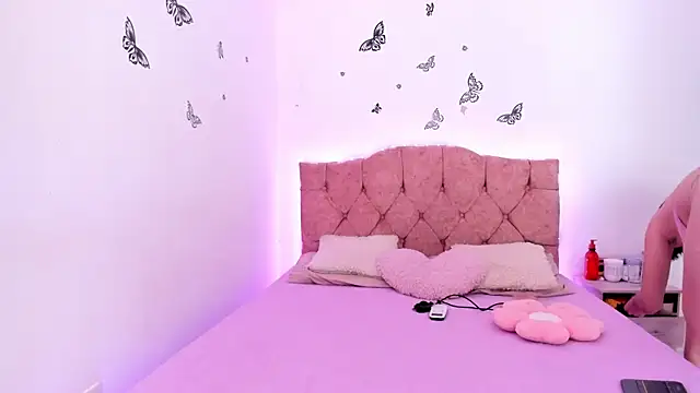 Snapshot of jade_dakota__ chatting on 10/21/25, 12:00 jade dakota online show from 10/21/25, 12:00