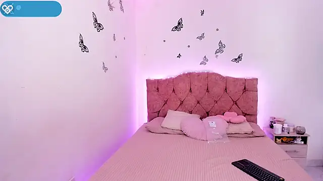 Snapshot of jade_dakota__ chatting on 10/29/25, 01:41 jade dakota online show from 10/29/25, 01:41