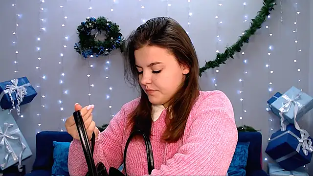 Snapshot of showmeparadise chatting on 12/12/24, 06:03 showmeparadise online show from 12/12/24, 06:03