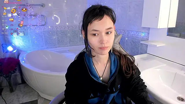 Snapshot of Emily_Strikeee chatting on 10/10/25, 09:08 Emily Strikeee online show from 10/10/25, 09:08