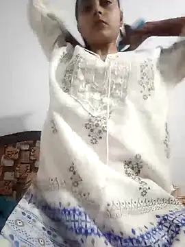 Snapshot of pikubaby chatting on 10/21/25, 08:42 pikubaby online show from 10/21/25, 08:42