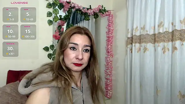 Snapshot of Madam_dali chatting on 12/28/24, 03:26 Madam dali online show from 12/28/24, 03:26