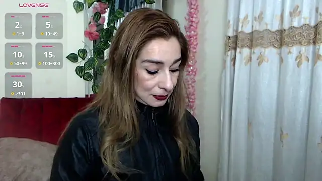 Snapshot of Madam_dali chatting on 01/04/25, 12:16 Madam dali online show from 01/04/25, 12:16