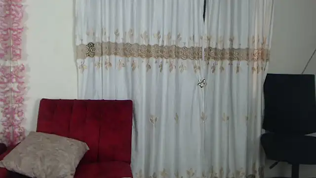 Snapshot of Madam_dali chatting on 02/14/25, 03:47 Madam dali online show from 02/14/25, 03:47