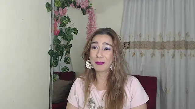 Snapshot of Madam_dali chatting on 02/18/25, 01:00 Madam dali online show from 02/18/25, 01:00
