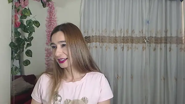 Snapshot of Madam_dali chatting on 02/18/25, 04:26 Madam dali online show from 02/18/25, 04:26