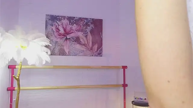 lylylovesyou online show from 12/10/24, 05:50