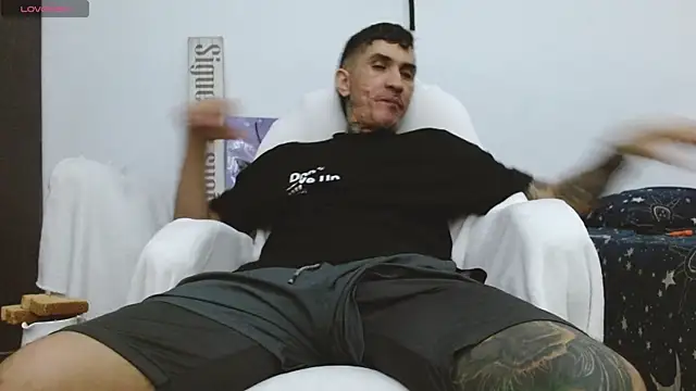 Snapshot of IaDoherty chatting on 11/20/25, 03:28 IaDoherty online show from 11/20/25, 03:28