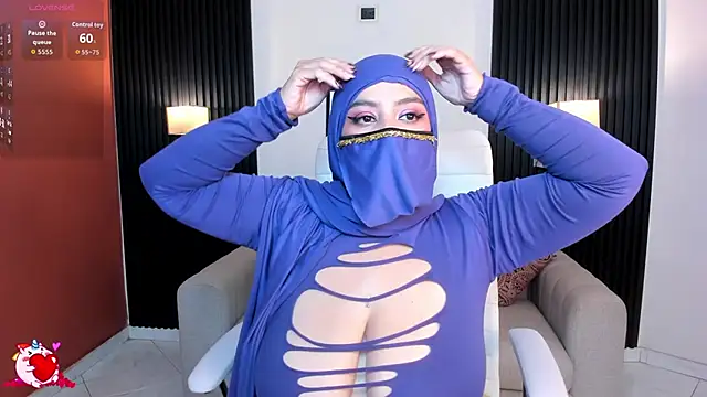 cloe sirena online show from 10/14/25, 02:40