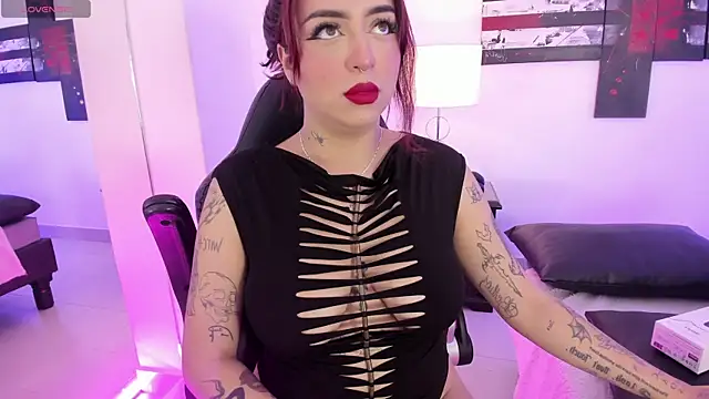 Snapshot of AnnikaMerliahh_ chatting on 02/05/25, 12:06 AnnikaMerliahh online show from 02/05/25, 12:06