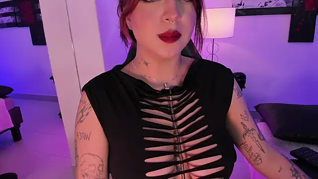 Snapshot of AnnikaMerliahh_ chatting on 02/21/25, 03:21 AnnikaMerliahh online show from 02/21/25, 03:21
