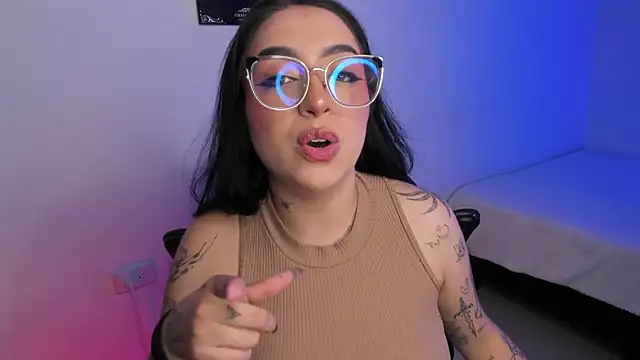 Snapshot of AnnikaMerliahh_ chatting on 09/18/25, 04:36 AnnikaMerliahh online show from 09/18/25, 04:36