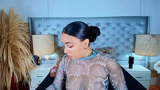 EileenBenzon online show from 02/24/25, 02:48