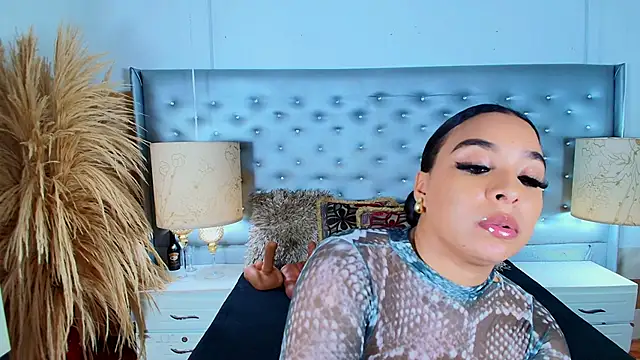 EileenBenzon online show from 02/24/25, 06:04