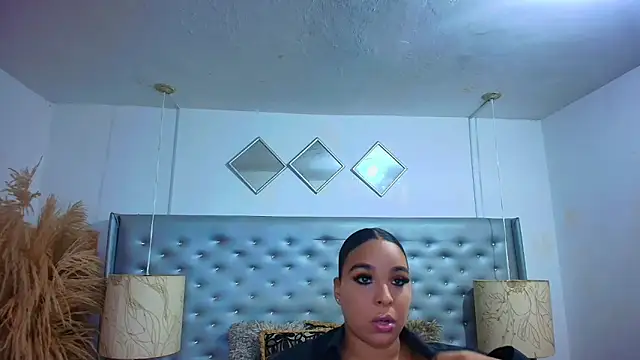 EileenBenzon online show from 11/12/25, 05:08