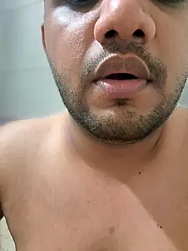 Snapshot of ved240 chatting on 10/14/25, 05:14 ved240 online show from 10/14/25, 05:14