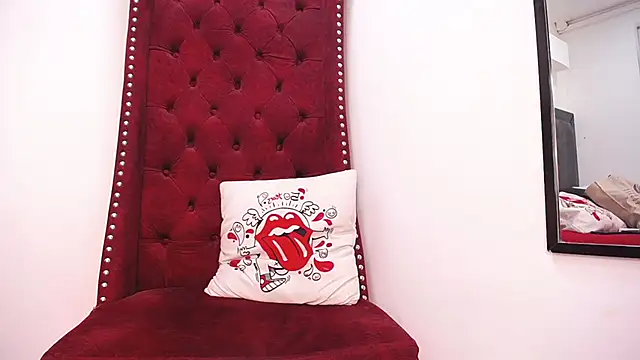 Snapshot of BiancaAntonelli chatting on 03/19/25, 02:24 BiancaAntonelli online show from 03/19/25, 02:24