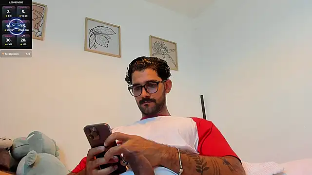 Snapshot of sexyasaf1018 chatting on 10/21/25, 04:41 sexyasaf1018 online show from 10/21/25, 04:41