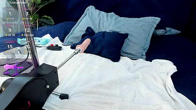 Edward max online show from 10/17/25, 04:04