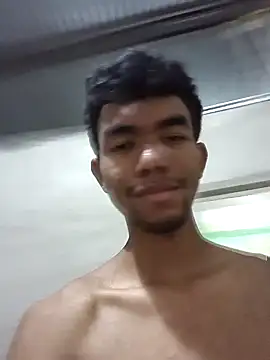 Reynold2608 online show from 12/28/24, 11:37