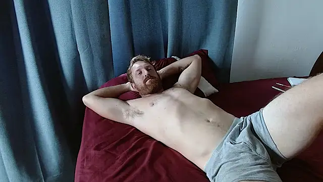 Snapshot of CaramelFoxx chatting on 02/10/25, 09:47 CaramelFoxx online show from 02/10/25, 09:47