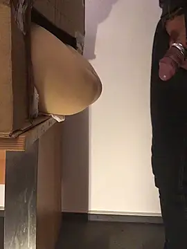 Snapshot of Inseminator69 chatting on 03/22/25, 01:30 Inseminator69 online show from 03/22/25, 01:30