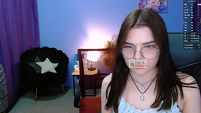 Snapshot of pure_radiance1 chatting on 01/17/25, 04:04 pure radiance1 online show from 01/17/25, 04:04