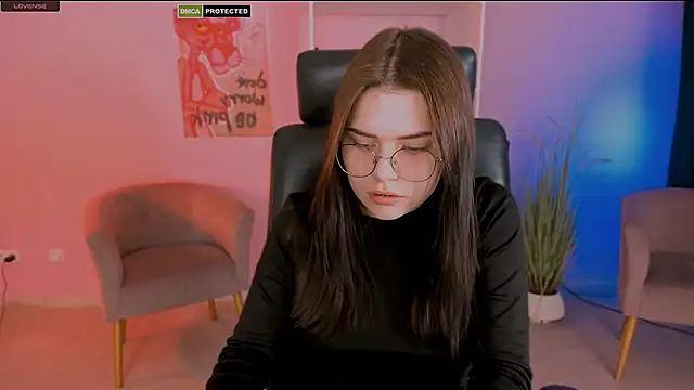 Snapshot of pure_radiance1 chatting on 02/07/25, 09:37 pure radiance1 online show from 02/07/25, 09:37