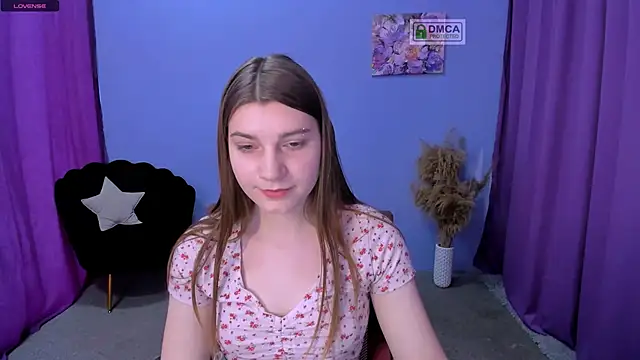 Snapshot of pure_radiance1 chatting on 02/11/25, 01:20 pure radiance1 online show from 02/11/25, 01:20