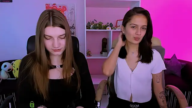 Snapshot of pure_radiance1 chatting on 10/02/25, 12:45 pure radiance1 online show from 10/02/25, 12:45