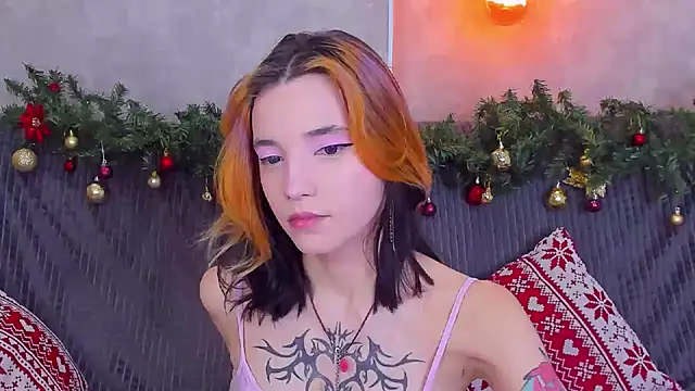 as1an girlfriend online show from 12/15/24, 05:10