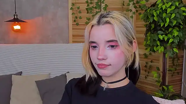 as1an girlfriend online show from 01/28/25, 02:21