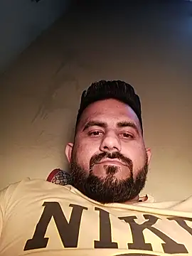 Snapshot of Vickymehra005 chatting on 01/15/25, 06:51 Vickymehra005 online show from 01/15/25, 06:51