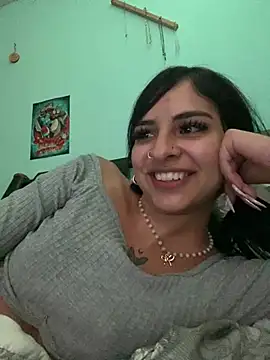 Snapshot of Hilary_pinkk chatting on 12/26/24, 03:59 Hilary pinkk online show from 12/26/24, 03:59