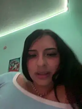 Snapshot of Hilary_pinkk chatting on 01/03/25, 04:33 Hilary pinkk online show from 01/03/25, 04:33