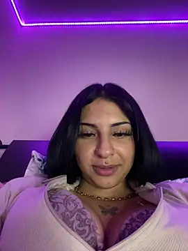 Snapshot of Hilary_pinkk chatting on 03/15/25, 06:47 Hilary pinkk online show from 03/15/25, 06:47