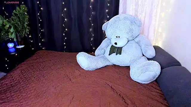 Snapshot of Ashley_Rous chatting on 01/22/25, 01:53 Ashley Rous online show from 01/22/25, 01:53