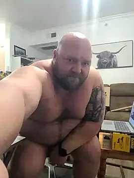 Snapshot of Strong_Bear89 chatting on 01/29/25, 01:27 Strong Bear89 online show from 01/29/25, 01:27