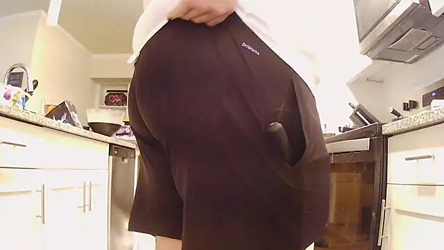 Strong Bear89 online show from 12/01/25, 03:06