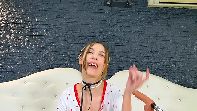 LaurynCopper online show from 01/03/25, 09:58