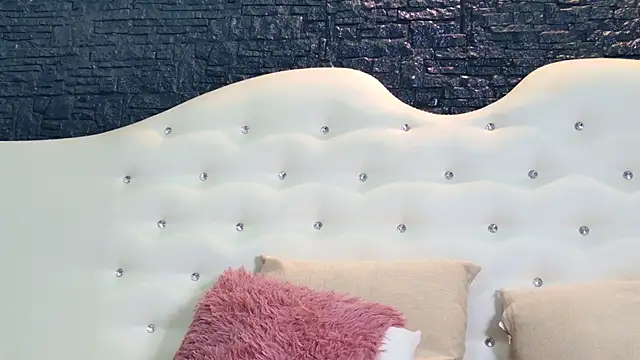 LaurynCopper online show from 01/17/25, 03:53