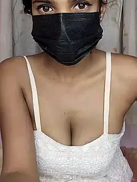 Snapshot of Indian_lovly chatting on 02/14/25, 02:54 Indian lovly online show from 02/14/25, 02:54