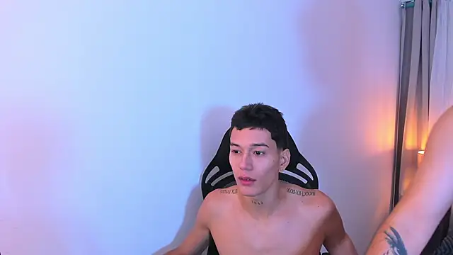 Snapshot of Party_guyssex chatting on 03/18/25, 04:15 Party guyssex online show from 03/18/25, 04:15