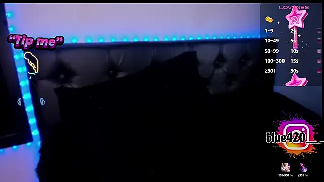 Snapshot of Skyler__blue4 chatting on 12/04/24, 05:33 Skyler blue4 online show from 12/04/24, 05:33