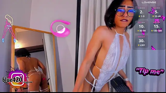 Snapshot of Skyler__blue4 chatting on 01/01/25, 01:26 Skyler blue4 online show from 01/01/25, 01:26