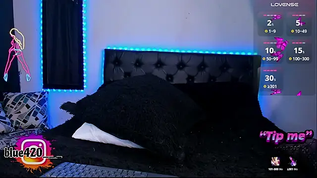 Snapshot of Skyler__blue4 chatting on 01/07/25, 01:28 Skyler blue4 online show from 01/07/25, 01:28