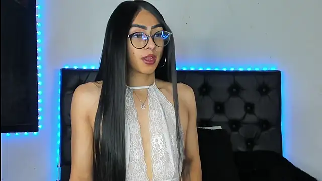 Snapshot of Skyler__blue4 chatting on 01/12/25, 04:42 Skyler blue4 online show from 01/12/25, 04:42