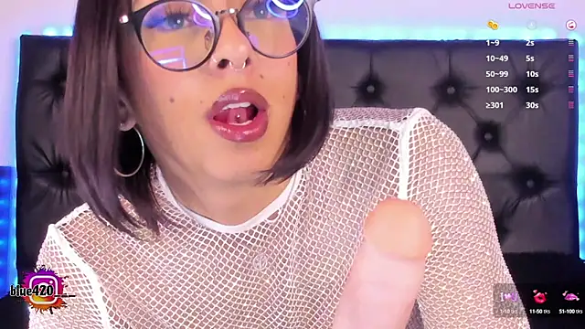 Snapshot of Skyler__blue4 chatting on 01/31/25, 12:39 Skyler blue4 online show from 01/31/25, 12:39